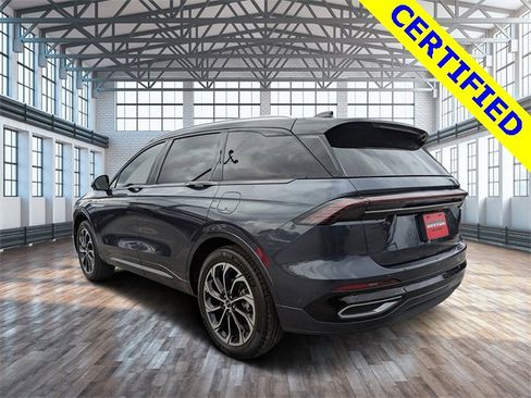 Used 2024 Lincoln Nautilus Reserve w/ Equipment Group 203A image 6