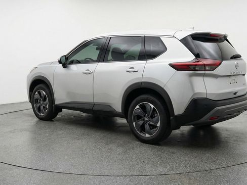 Used 2025 Nissan Rogue SV image 6