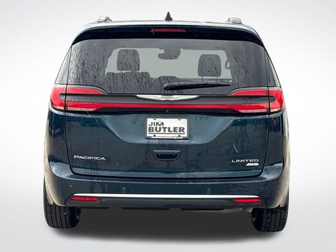 Used 2023 Chrysler Pacifica Limited w/ Uconnect Theater Family Group AWD/4WD image 6