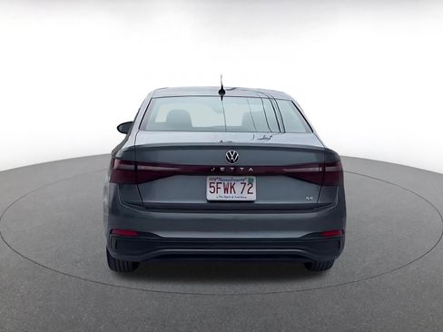 Used 2025 Volkswagen Jetta SE image 12