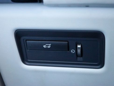 Used 2015 Land Rover Range Rover HSE image 48