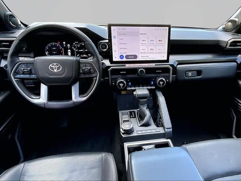 Used 2025 Toyota 4Runner Limited AWD/4WD image 16