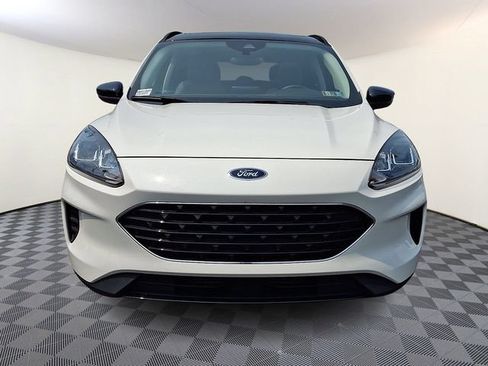 Used 2022 Ford Escape SE w/ SE Sport Appearance Package AWD/4WD image 2
