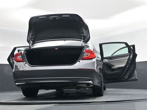 Used 2019 Honda Accord EX image 30