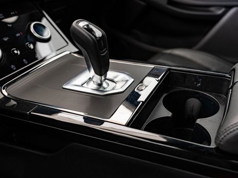 Used 2023 Land Rover Range Rover Evoque R-Dynamic SE image 38