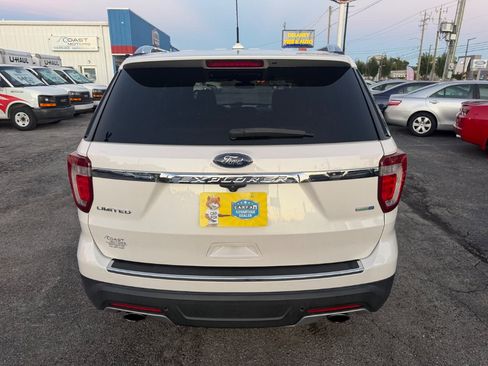 Used 2018 Ford Explorer Limited w/ Equipment Group 301A AWD/4WD image 4