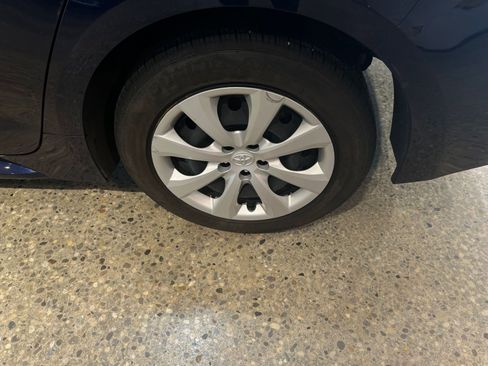 Used 2025 Toyota Corolla LE image 30