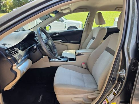 Used 2012 Toyota Camry FWD image 10