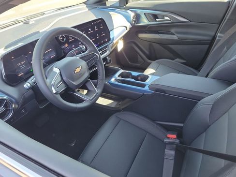 New 2026 Chevrolet Equinox EV LT image 3