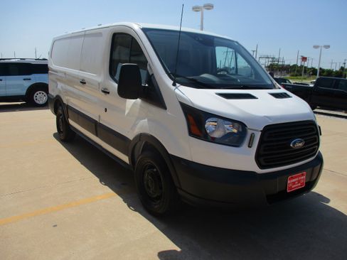 Used 2019 Ford Transit 150 130 Low Roof RWD image 5