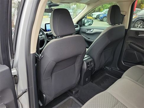 Used 2020 Ford Escape SE image 13