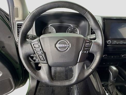 Used 2022 Nissan Frontier SV w/ Technology Package image 11