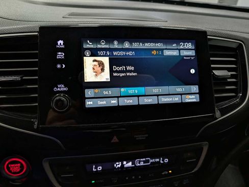Used 2021 Honda Pilot Elite image 24