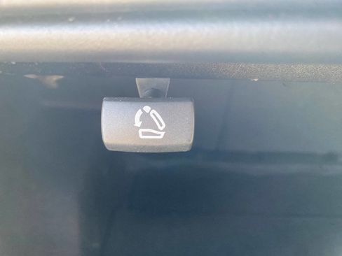 Used 2017 Chevrolet Malibu LT image 34