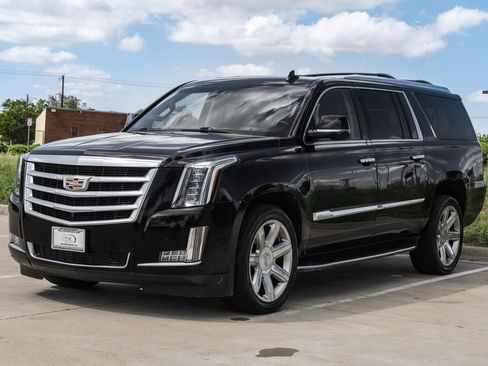 Used 2018 Cadillac Escalade ESV Luxury RWD image 6