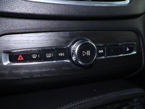 Used 2020 Volvo XC90 T6 Momentum image 36