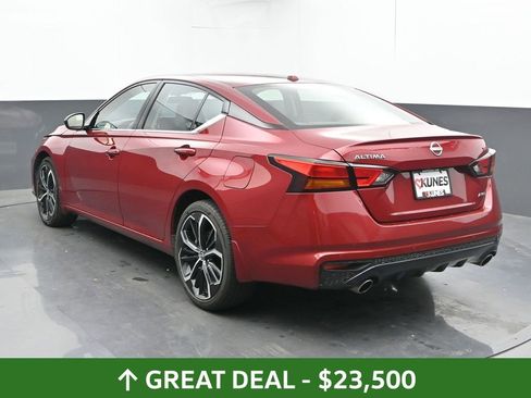 Used 2024 Nissan Altima 2.5 SR w/ SR Premium Package image 10