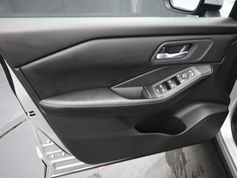 Certified 2024 Nissan Rogue SV AWD/4WD image 11