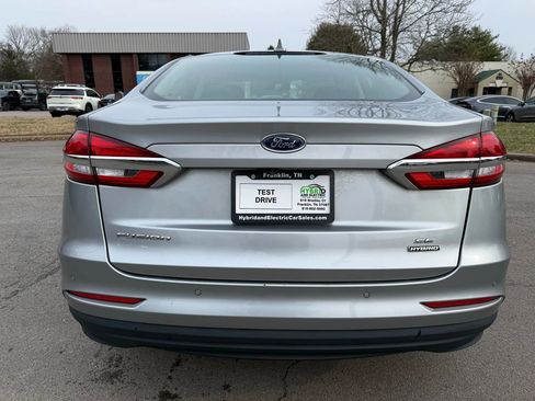 Used 2020 Ford Fusion SE image 10