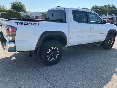 Used 2022 Toyota Tacoma TRD Off-Road AWD/4WD image 4