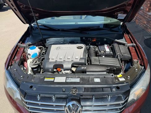 Used 2014 Volkswagen Passat TDI SEL Premium FWD image 8