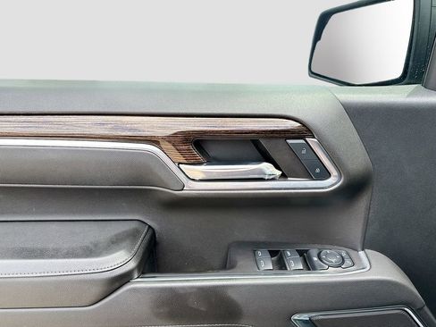 Used 2024 GMC Sierra 1500 Elevation image 9