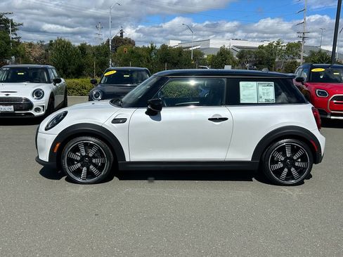 Used 2024 MINI Cooper SE FWD image 2