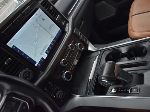 Used 2022 Ford F150 Platinum w/ Trailer Tow Package image 18