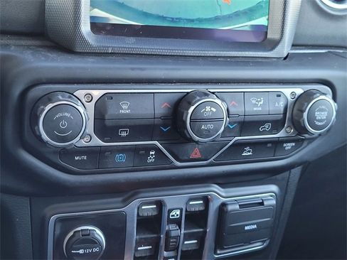 Used 2023 Jeep Wrangler Unlimited Rubicon 4xe image 11