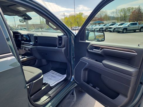Certified 2025 Chevrolet Silverado 1500 LT Trail Boss w/ Protection Package AWD/4WD image 34