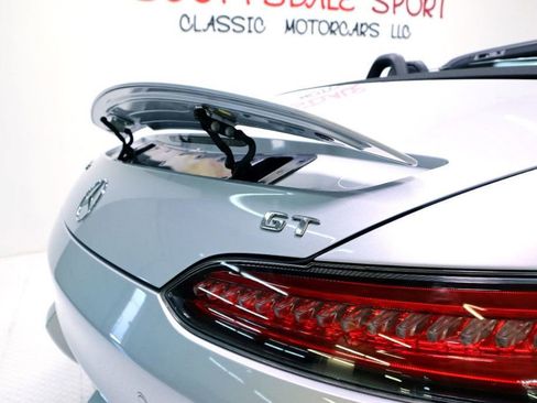Used 2019 Mercedes-Benz AMG GT image 10