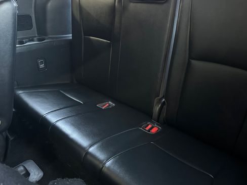Used 2022 Toyota Highlander XLE AWD/4WD image 14