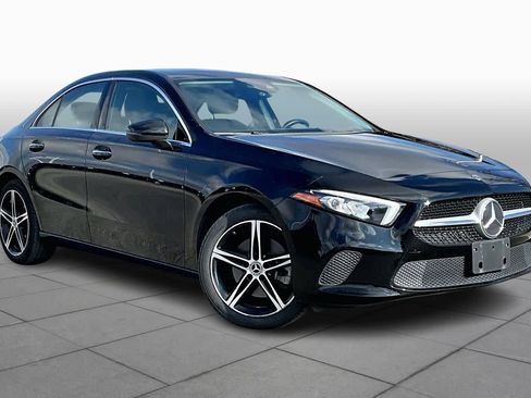 Used 2019 Mercedes-Benz A 220 4MATIC image 2