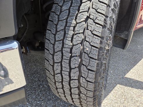 Used 2024 GMC Sierra 1500 SLT w/ SLT Premium Plus Package AWD/4WD image 10