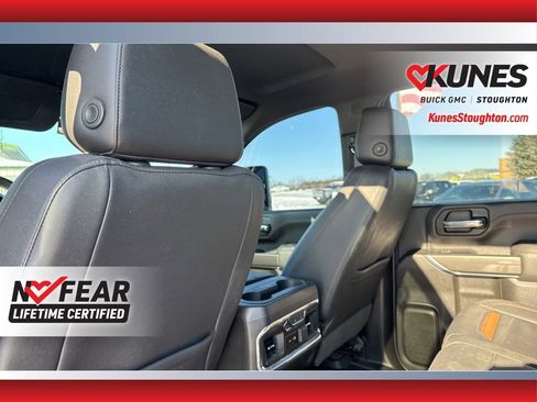 Used 2023 GMC Sierra 2500 AT4 image 39
