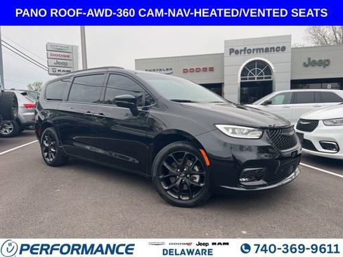 Used 2023 Chrysler Pacifica Limited w/ S Appearance Package AWD/4WD image 1