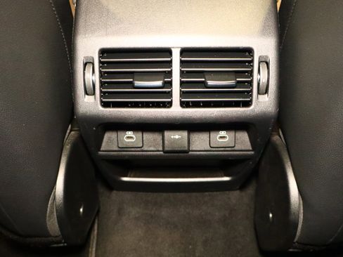 Used 2021 Land Rover Discovery Sport S image 35