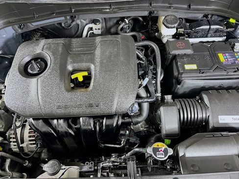 Used 2023 Kia Soul LX w/ LX Technology Package FWD image 31