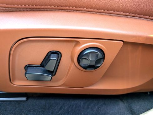 Used 2019 Maserati Levante image 33