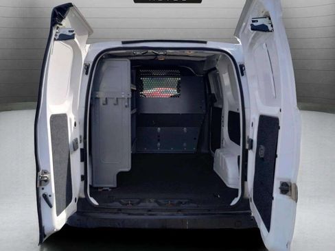 Used 2018 Chevrolet City Express LS image 9