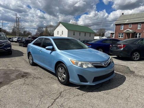 Used 2013 Toyota Camry LE image 3