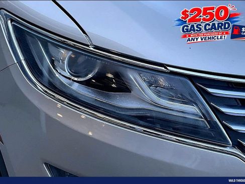 Used 2017 Lincoln MKC Select w/ Select Plus Package AWD/4WD image 28
