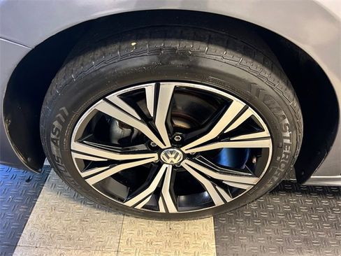 Used 2021 Volkswagen Passat 2.0T SE image 6