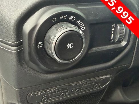 Used 2024 Jeep Wrangler Unlimited Rubicon image 11