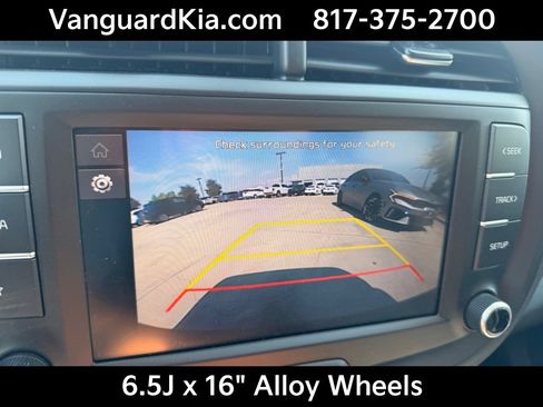 Certified 2025 Kia Soul LX w/ LX Technology Package FWD image 22