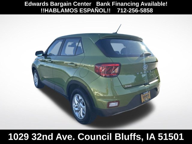 Used 2023 Hyundai Venue SE FWD image 5