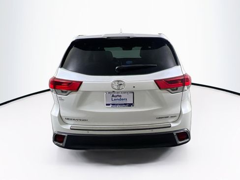 Used 2018 Toyota Highlander Limited Platinum image 6