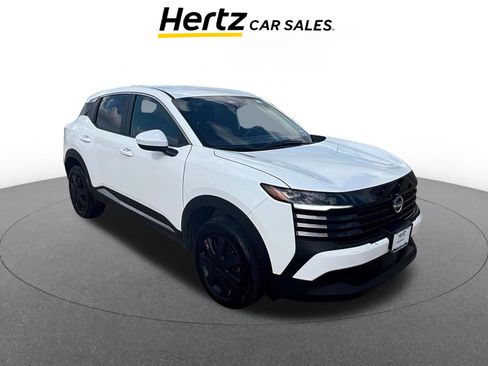 Used 2025 Nissan Kicks SV image 1