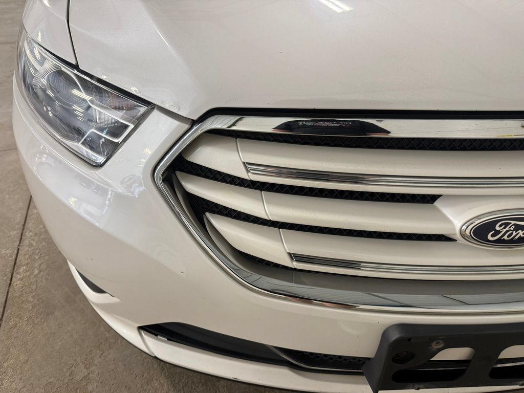 Used 2013 Ford Taurus Limited FWD image 5