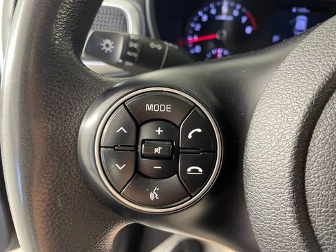 Used 2022 Kia Soul LX FWD image 11